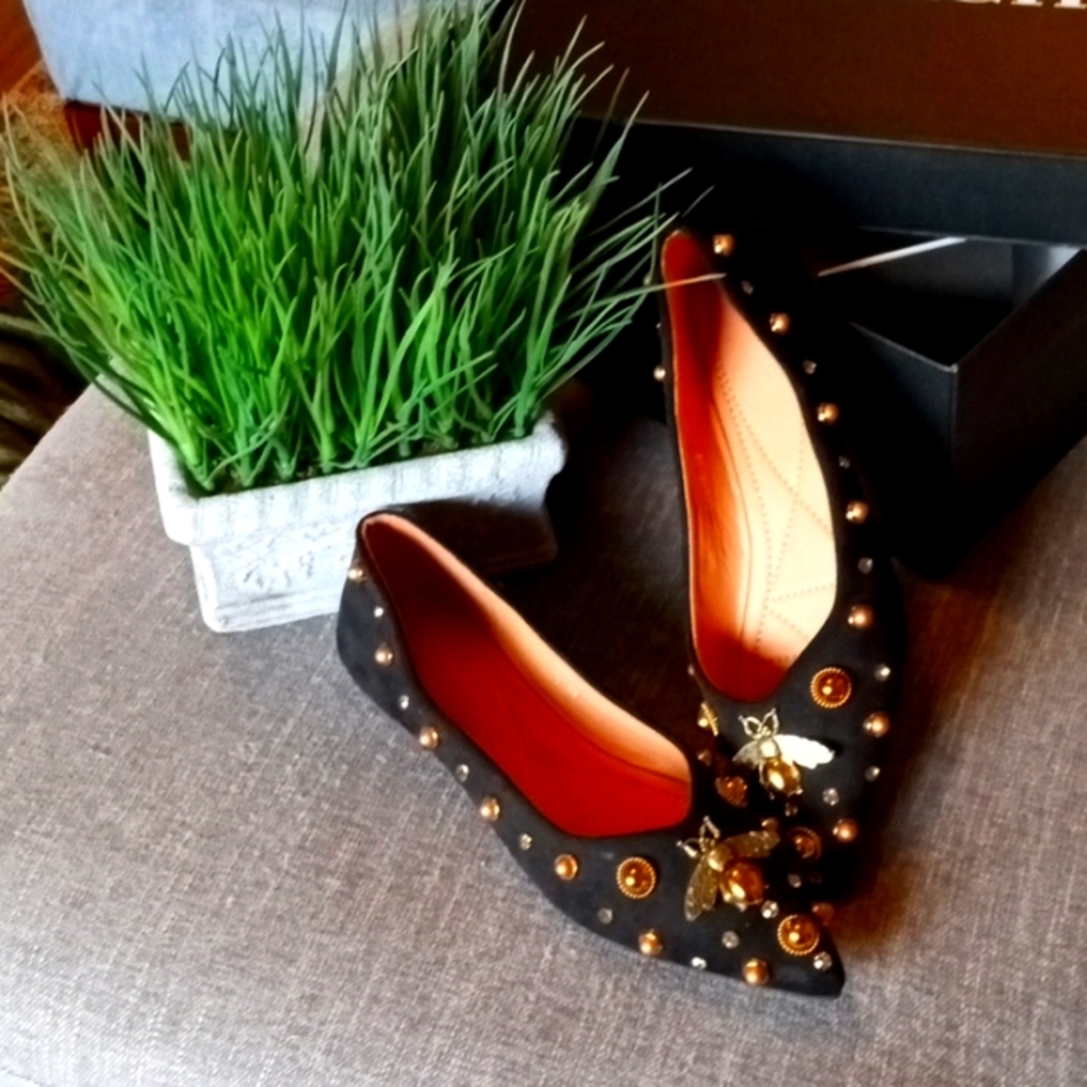 Chic Black Pointed Queen Bee Studded Flats